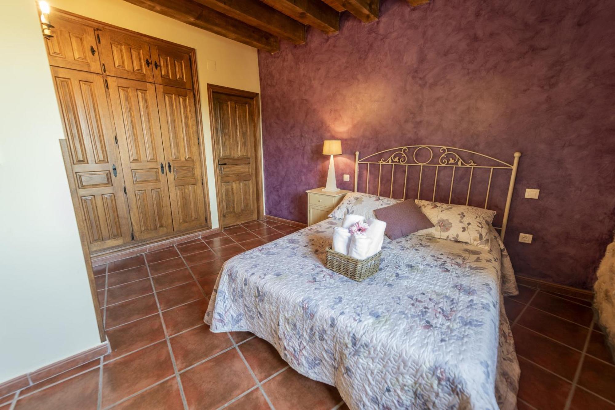 La Hacendera Entre Hoces - 20-28Pax-10 Hab Con Banos En Suite Maderuelo 외부 사진