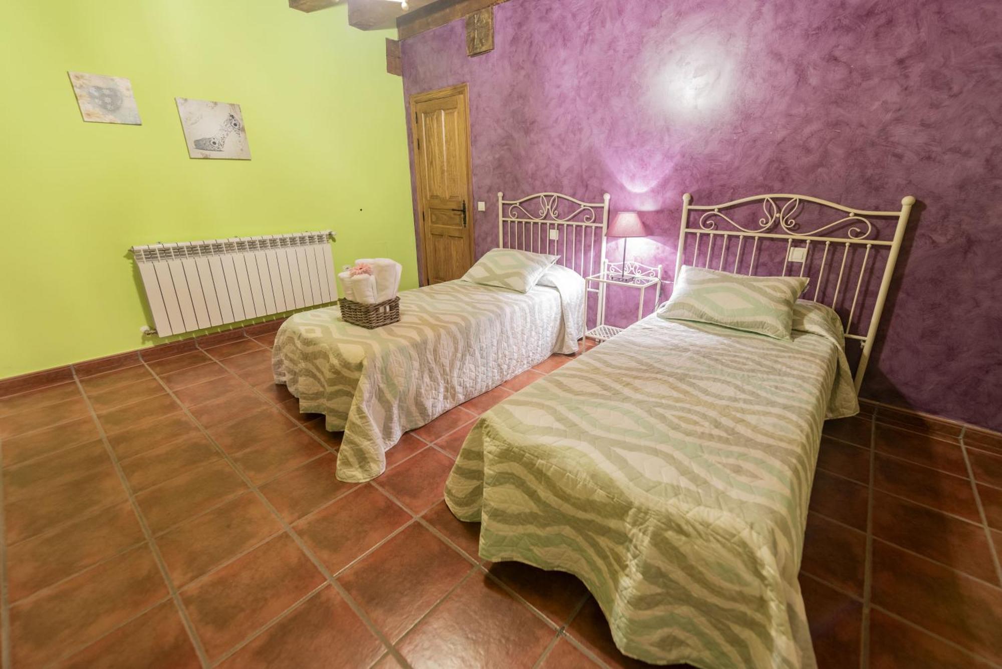 La Hacendera Entre Hoces - 20-28Pax-10 Hab Con Banos En Suite Maderuelo 외부 사진